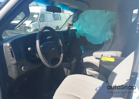 2020 Chevrolet Express G2500 from USA, damaged, VIN 1GCWGAFP7L1254738